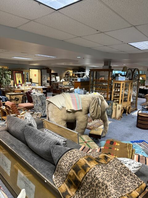 Estate sale merchandise photograph 7