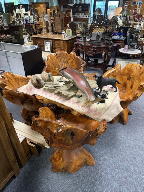 Estate sale merchandise photograph 10