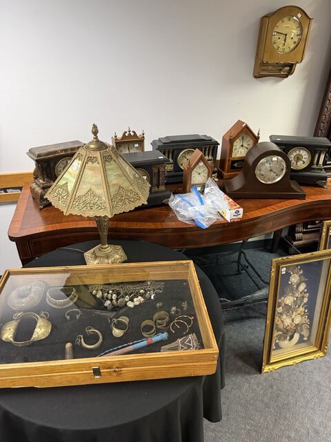Estate sale merchandise photograph 34
