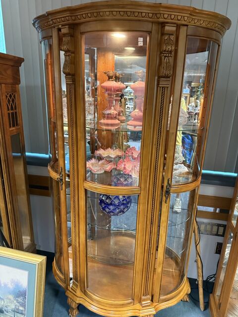 Estate sale merchandise photograph 45