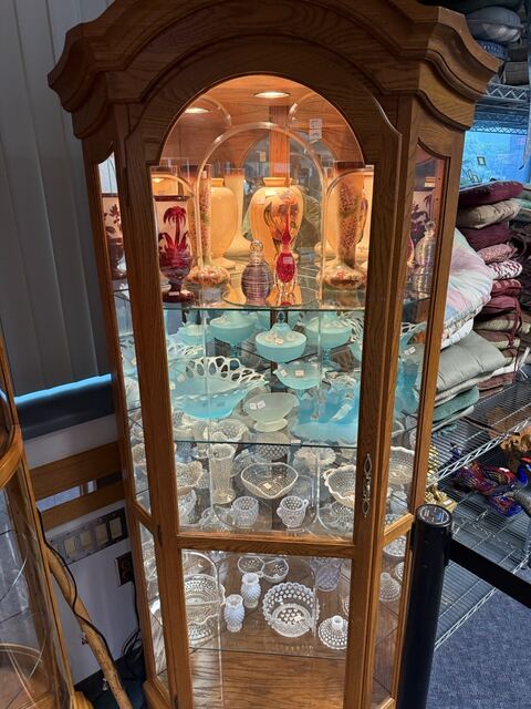 Estate sale merchandise photograph 46