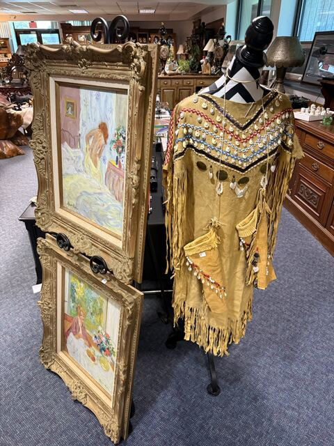 Estate sale merchandise photograph 47