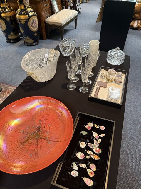 Estate sale merchandise photograph 53