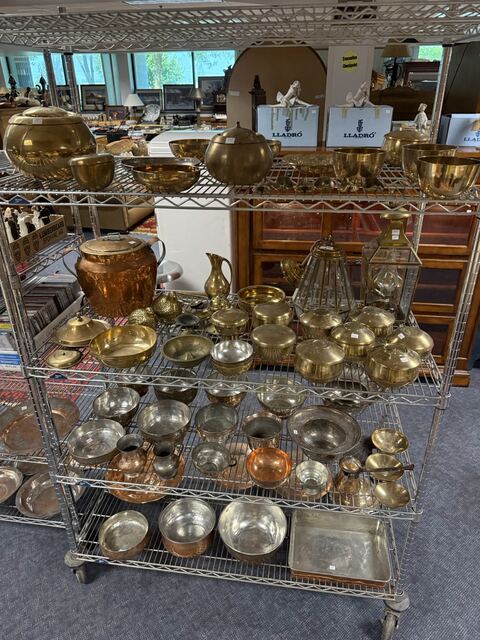 Estate sale merchandise photograph 59