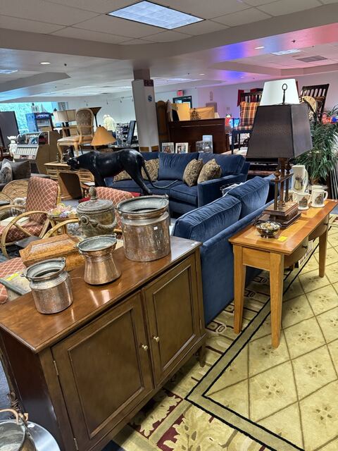 Estate sale merchandise photograph 66