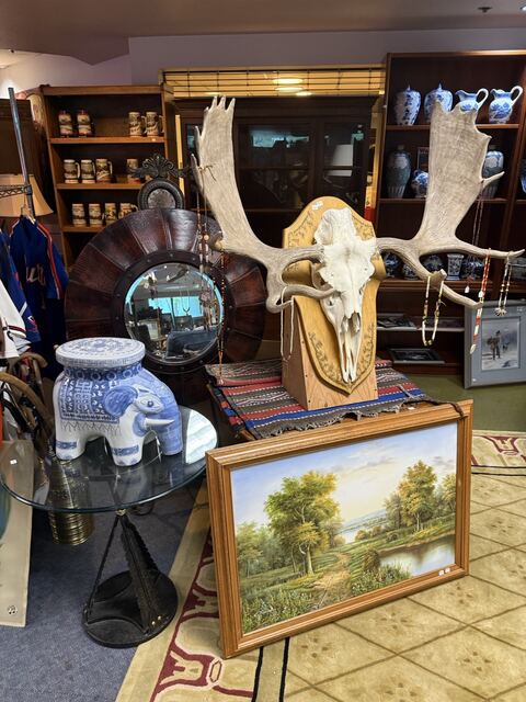 Estate sale merchandise photograph 69