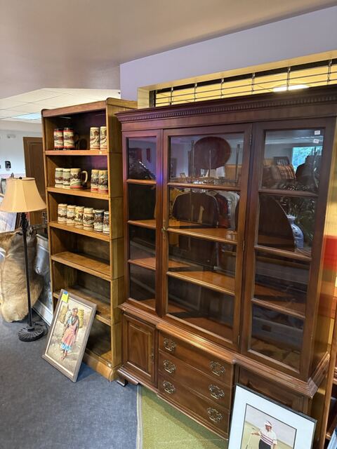 Estate sale merchandise photograph 71