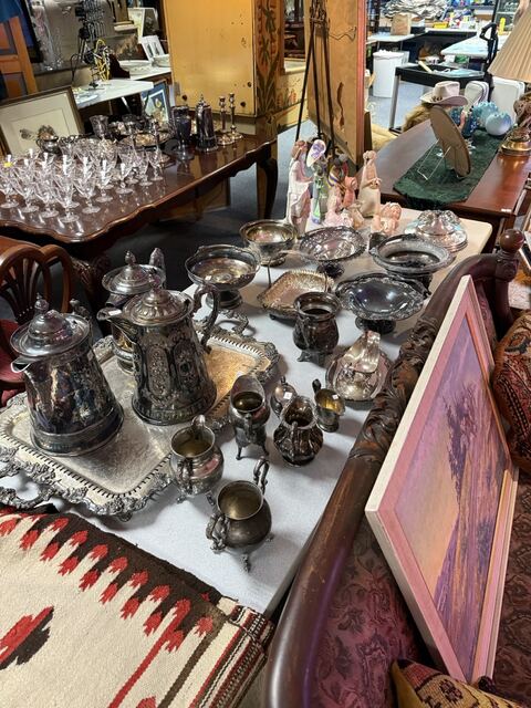 Estate sale merchandise photograph 73