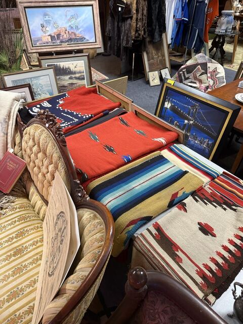 Estate sale merchandise photograph 74