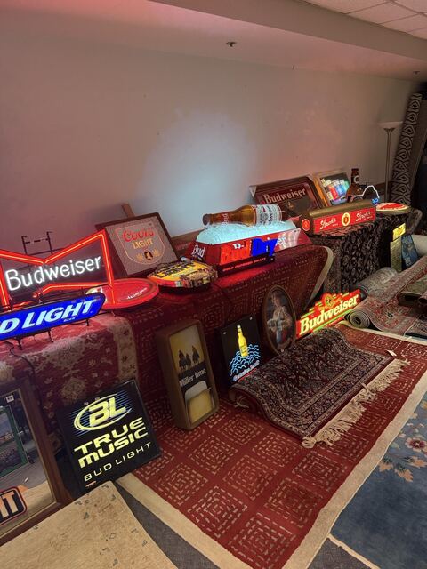 Estate sale merchandise photograph 79