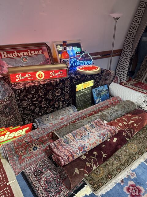 Estate sale merchandise photograph 80