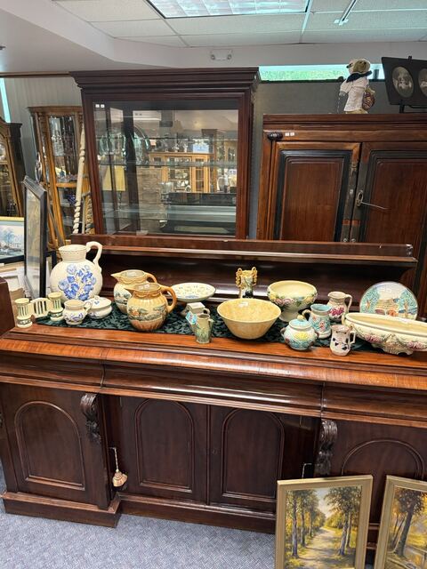 Estate sale merchandise photograph 85