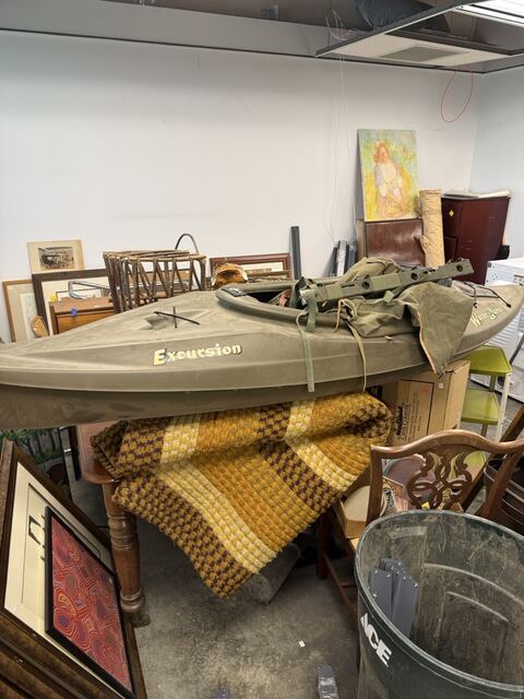 Estate sale merchandise photograph 123